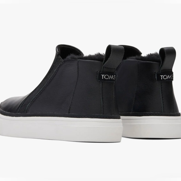 NWOT! Toms Women’s Bryce Pull-On Leather Sneakers Style Boots Size 8 Black - Picture 2 of 9